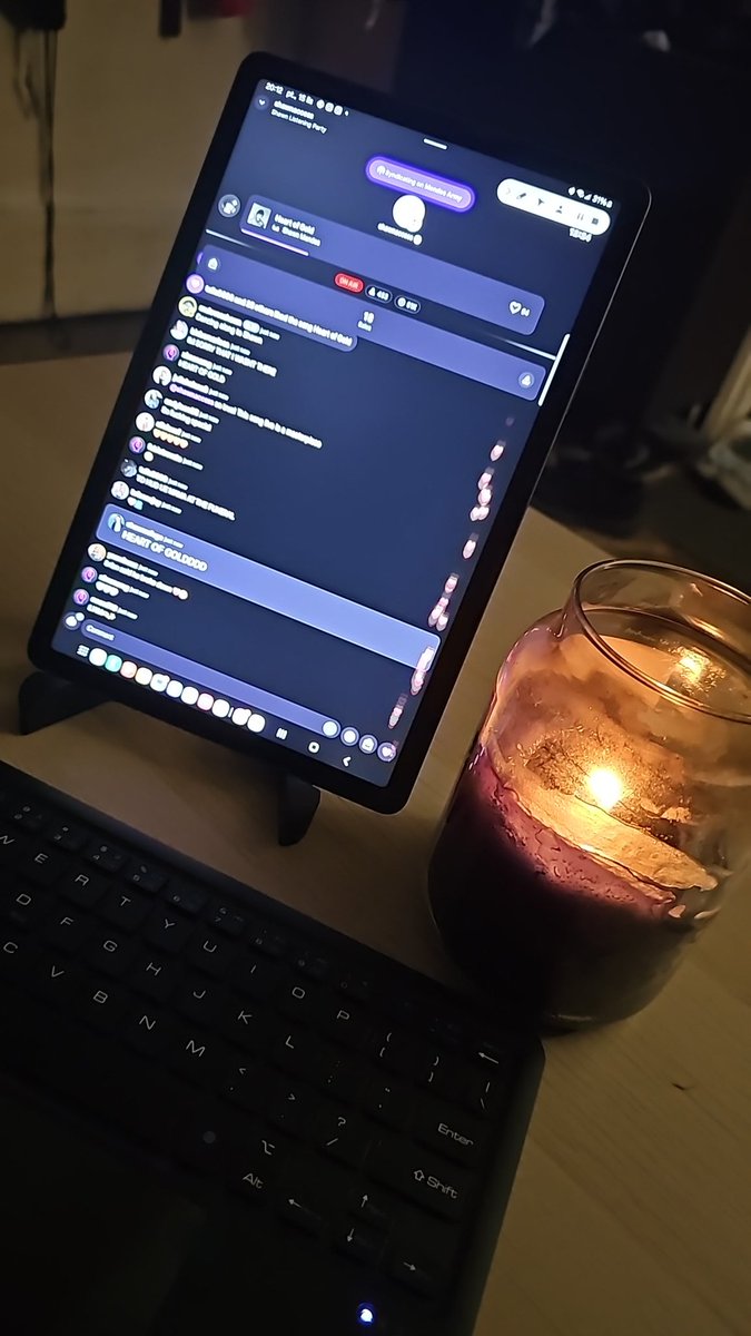 shawnmendes_pol's tweet image. I&apos;m on the party with #MendesArmy and @ShawnAccess ! We listening the best #Shawn The Album!