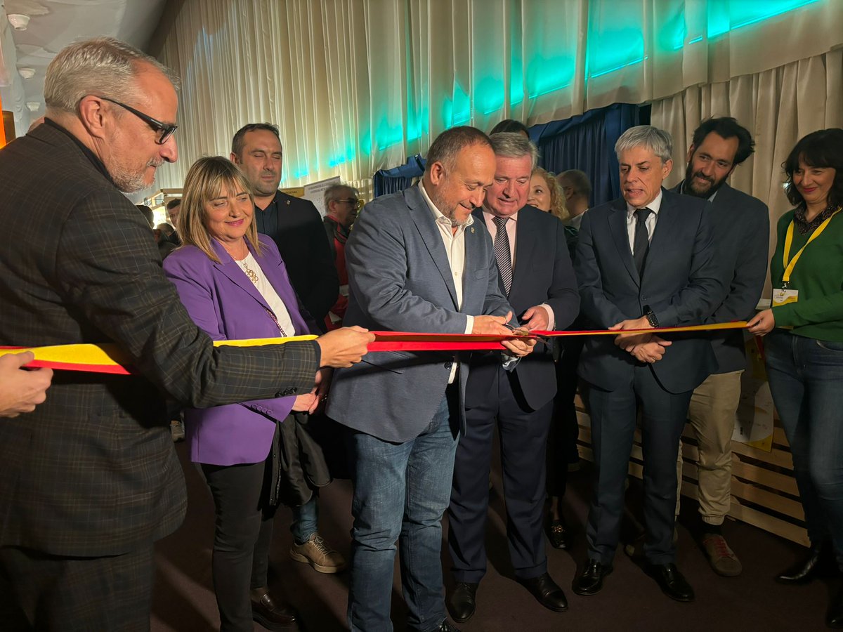 <a href="/BioCastanea/">Biocastanea 2024</a> 2024 abre su feria de la castañicultura con 40 stands en el recinto ferial de Carracedelo durante todo el fin semana.