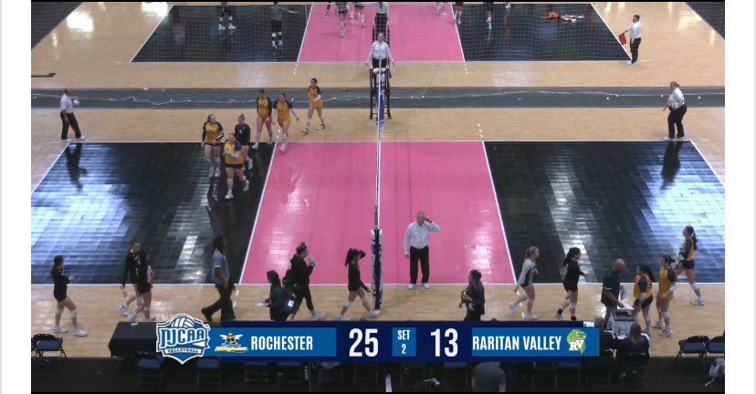 Jackets take 2-0 lead with 25-13 win in set two.