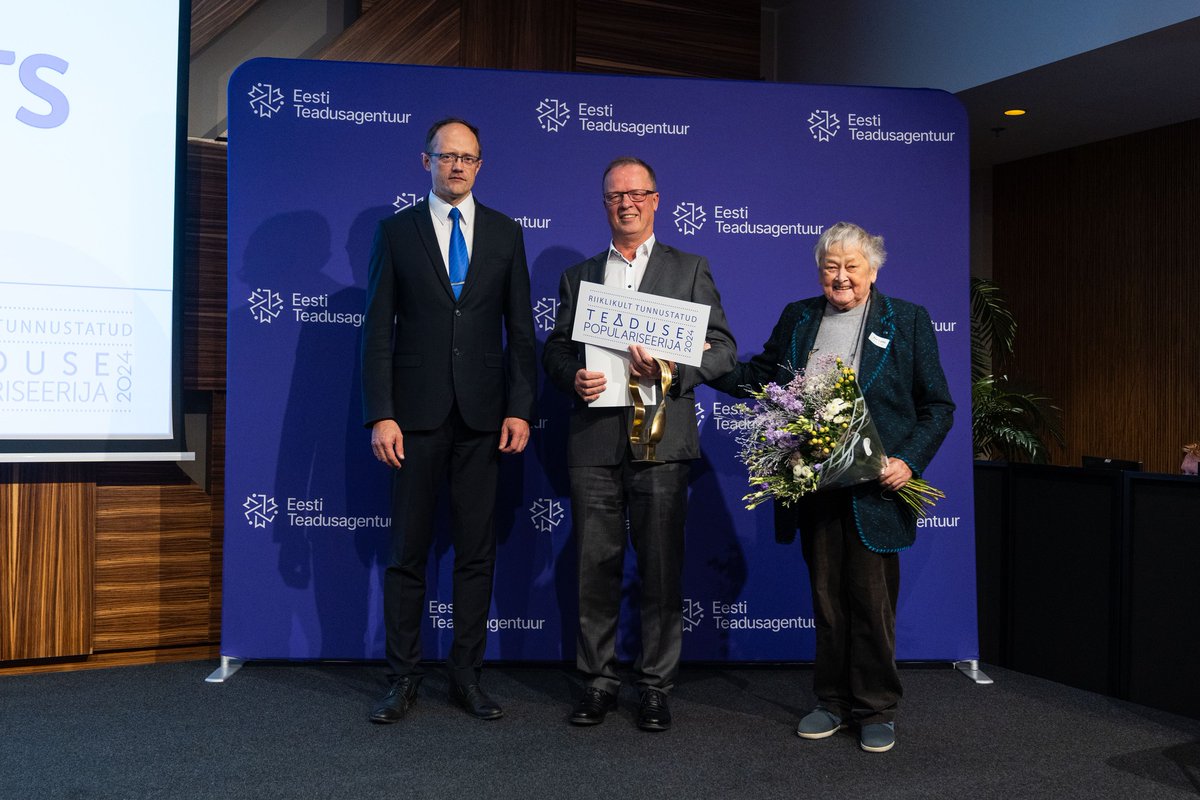ImcbUt's tweet photo. 👏The Lifetime Achievement Award for Popularizing Science in Estonia was awarded to professor Toivo Maimets.👏
Photo: Mailis Vahenurm https://t.co/CGRWapWJe8