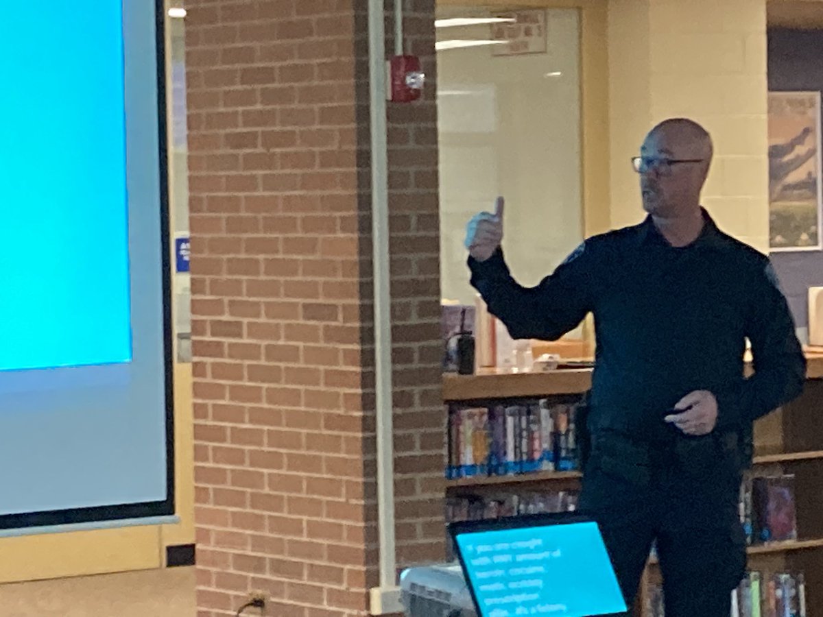 LTHSPEandHealth's tweet photo. Huge thanks to South Campus SRO, Officer McClintock, for presenting to our health education students about the dangers of drugs and alcohol. #WeAreLT https://t.co/z958nrn5Xt