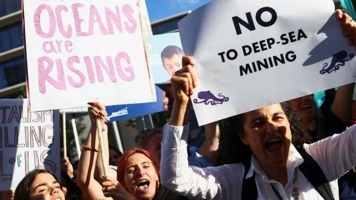 betadiversidad's tweet photo. 🚨¡DI NO A LA MINERÍA SUBMARINA! Te invitamos a firmar esta petición para hacer un llamado a nivel mundial y frenar una de las más grandes amenazas para los océanos. #deepseamining @TheOceanAndUs_ 

➡️https://t.co/zTGZA1XuDC https://t.co/JZOhyYDycd