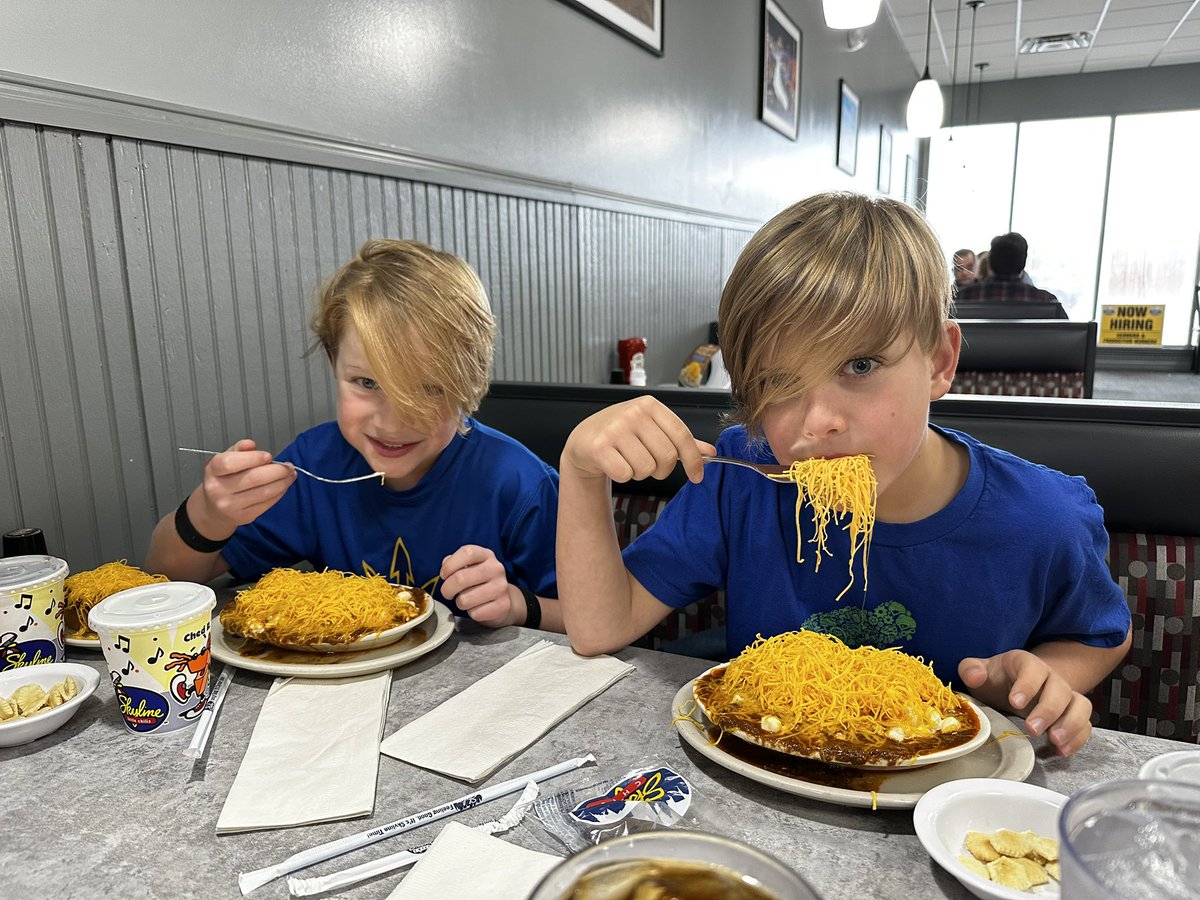 cgreenoh's tweet photo. @Skyline_Chili We drove up from Pittsburgh to Akron just for the Mac - they approve (and added chili!) https://t.co/7a3b9d83Fc