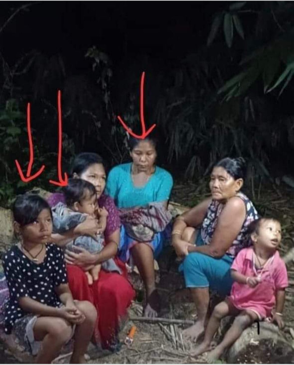 @RahaSauvik The smallest boy was hit by dry wood and eyes popped out and the baby girl head was completely smashed and the woman was found without any clothes..

Kukis are evil, Rapists.