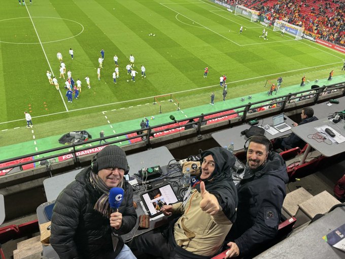 👋🏽 ¡¡¡HOOOLA, HOLAAA!!! 👋🏽

🥳 ¡Que sí, que es viernes y hay #NationsLeague!
😍 Juega la campeona de Europa 
🇩🇰 DINAMARCA - ESPAÑA 🇪🇸

😅 Con <a href="/lamacope/">Manolo Lama</a>, <a href="/miguelitocope/">Miguel Ángel Díaz</a> y <a href="/sergiotalavr/">Sergio Jiménez</a> que dicen que hace calorcito por allí

📻 Suena ya #TiempoDeJuego