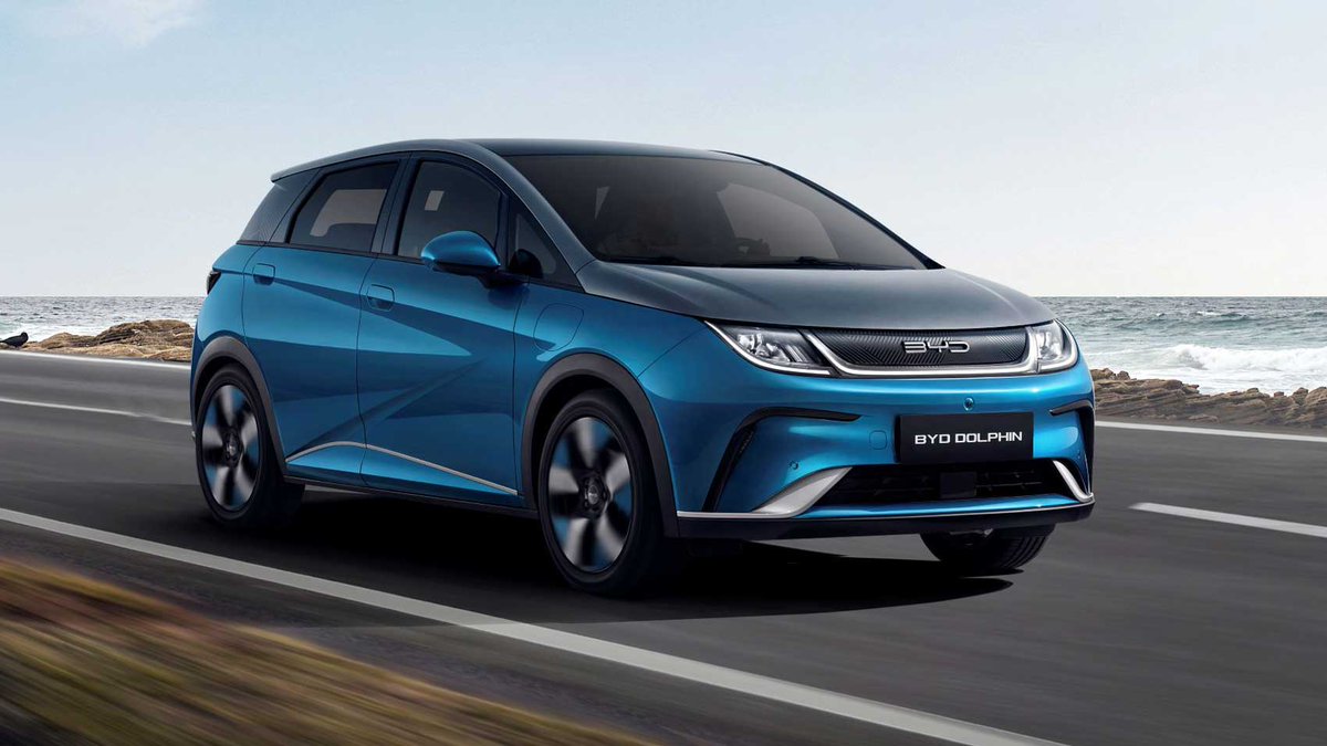 204 HP gücündeki (0-100 km/s hızlanma 7.0 sn) BYD Dolphin'in 1 milyon 280 bin TL'lik fiyatını çok bulanlar, VW Polo'nun 80 HP gücünde ve manuel şanzımanlı versiyonunun 1 milyon 200 bin TL olduğunu bilmiyor herhalde. Donanım farkını saymıyorum bile...