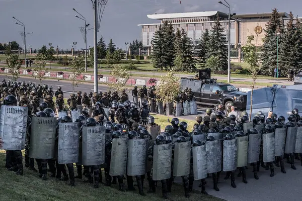 bad_immigrant's tweet photo. Over 1200 people were detained in past weeks and sentenced to short term arrests (average 10-15 days) in #Belarus in connections with #reelections of #Lukashenko. https://t.co/oc5yMTpSJM