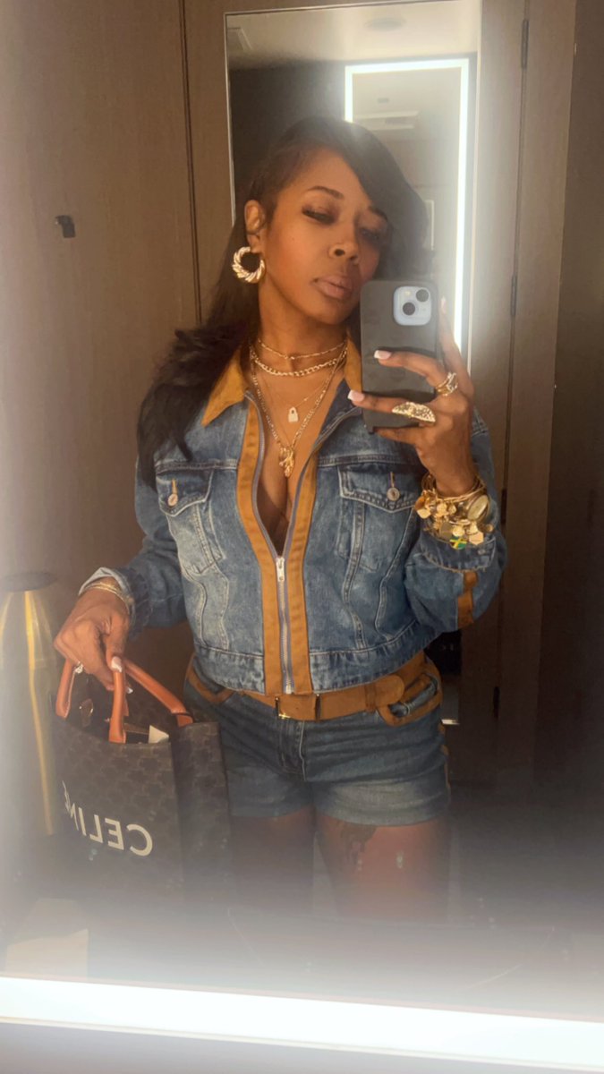 ϹⱭԵҼՏҼ tweet media