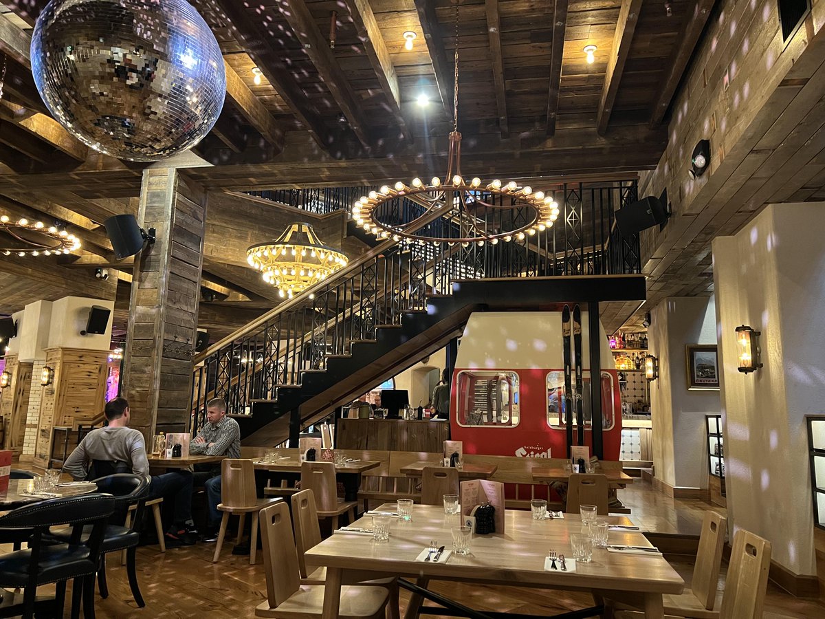 KfteK's tweet image. Delicious food and beautiful scenery are the best combination of life. 🍽✨Enjoy this rare leisure time.