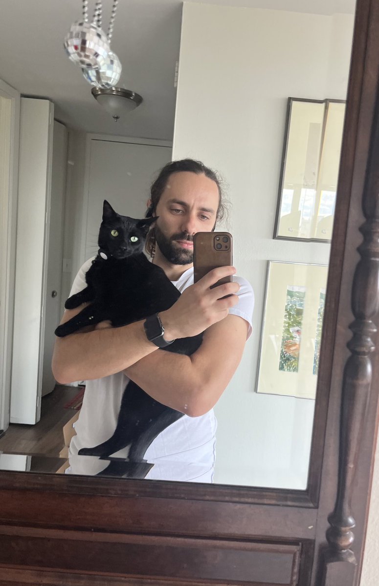 Maxwell Bruno Lewis tweet media