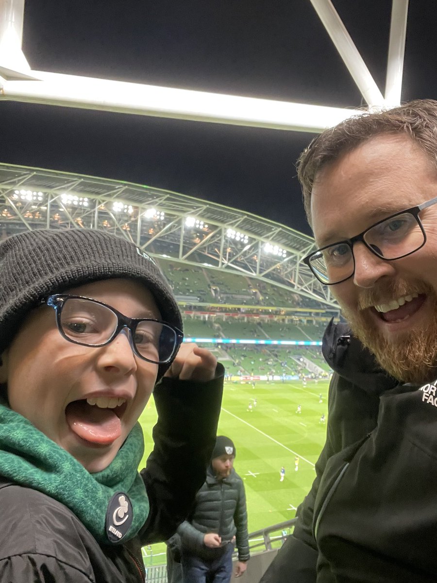 antogillick's tweet photo. Come on Ireland #shouldertoshoulder https://t.co/rGYjYltO0J