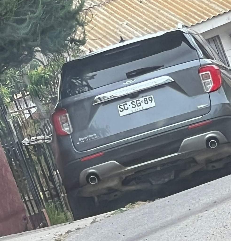 Esta es la camioneta... Por favor, envíenle mis saludos a la dueña...