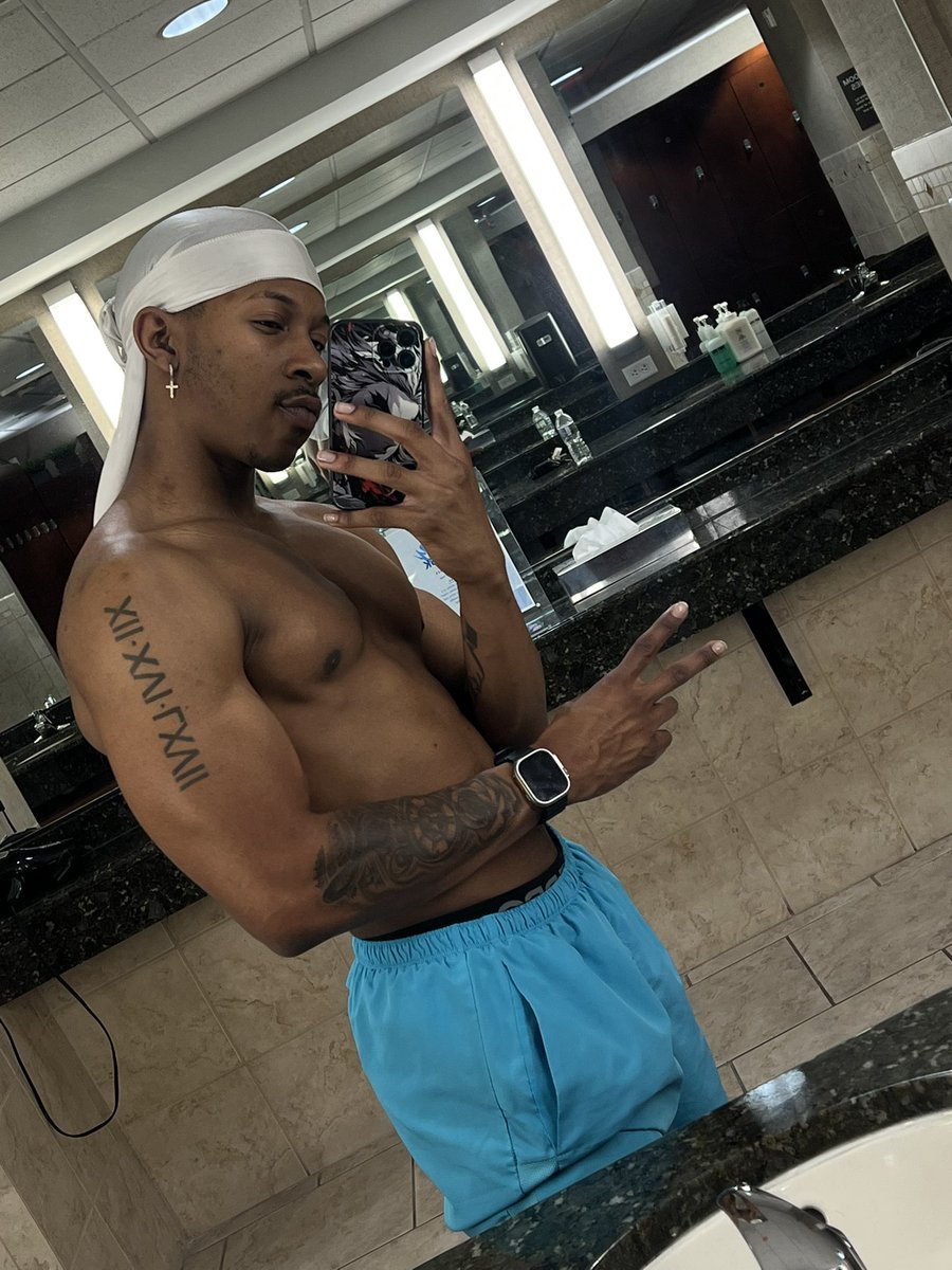 crazquan's tweet photo. ✌🏽🌊 #fitness https://t.co/f5a69eKdZq