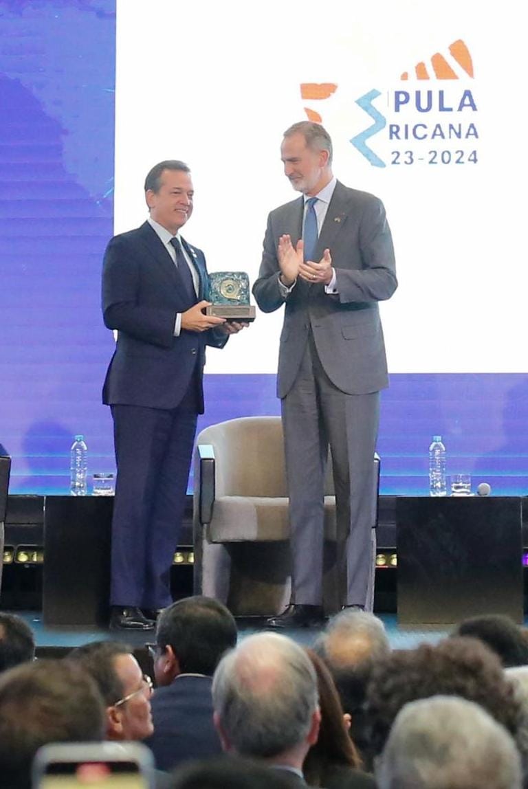 En la FENACERD nos sentimos orgulloso del trabajo que viene realizando nuestro Ministerio de Industria, Comercio y Mipymes (MICM).

Felicitamos a todo el equipo que acompaña al Ministro Victor ITO Bisonó, por su ardua labor en beneficio del país.