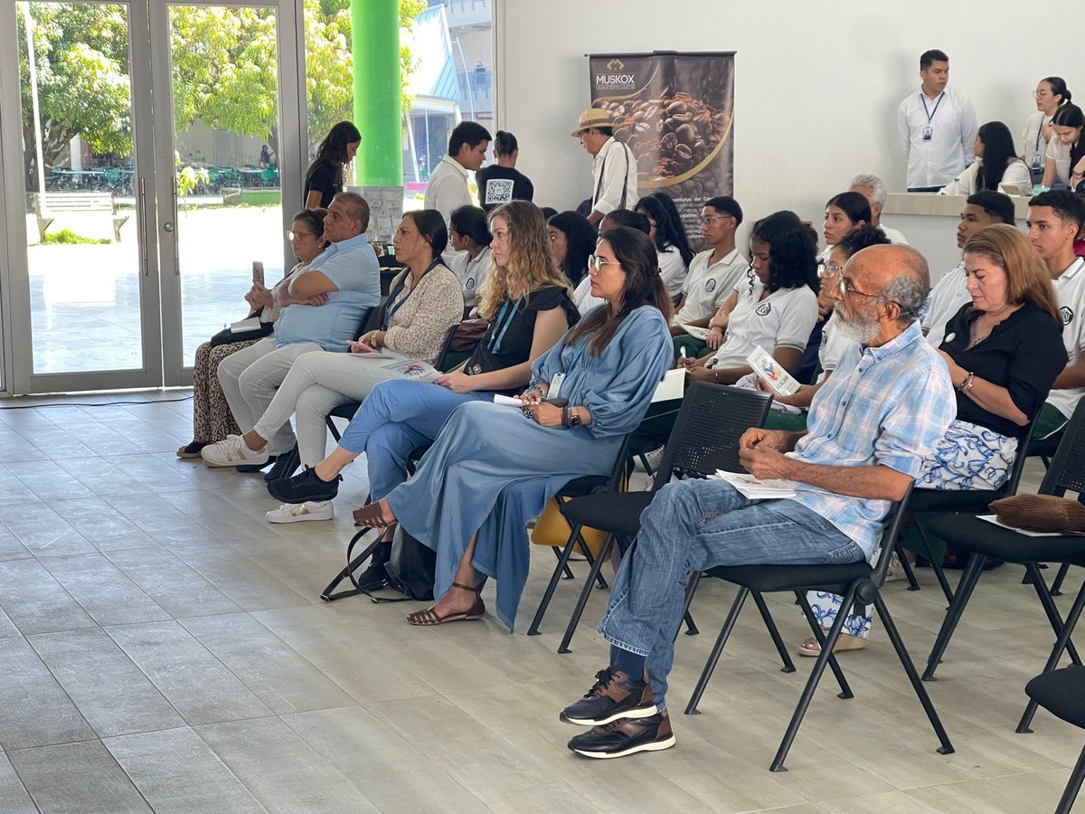 MisionONUCol's tweet image. Como parte de la conmemoración del octavo aniversario del #AcuerdoFinalDePaz, que se cumple este 24 de noviembre, conversamos #hoy en Valledupar, Cesar, con @JEP_Colombia y @MinInterior en el evento: &apos;Si la implementación se fortalece, la paz acontece&apos;. #FirmesConElAcuerdo 🕊️