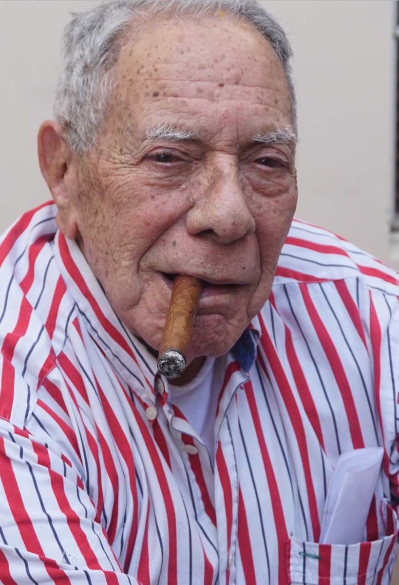 Exec_report's tweet image. #ExecutiveProfile Padrón Cigars

Founded in September 8, 1964 by José Orlando Padrón of Cuba. His father and grandfather were tobacco farmers. Padrón fled Cuba to Miami and began work as a gardener &amp;amp; carpenter. Once he was able to save $600 he used that to start his Cigar…