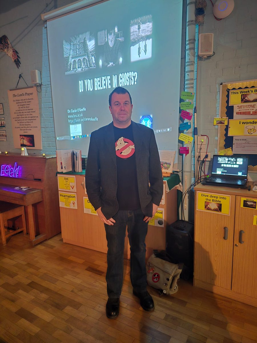 All kitted up #Ghostbuster style and ready for my talk at an Oxfordshire School to raise money for the PTA.

There's a piano behind me...should I?

"They hate this. I like to torture them."