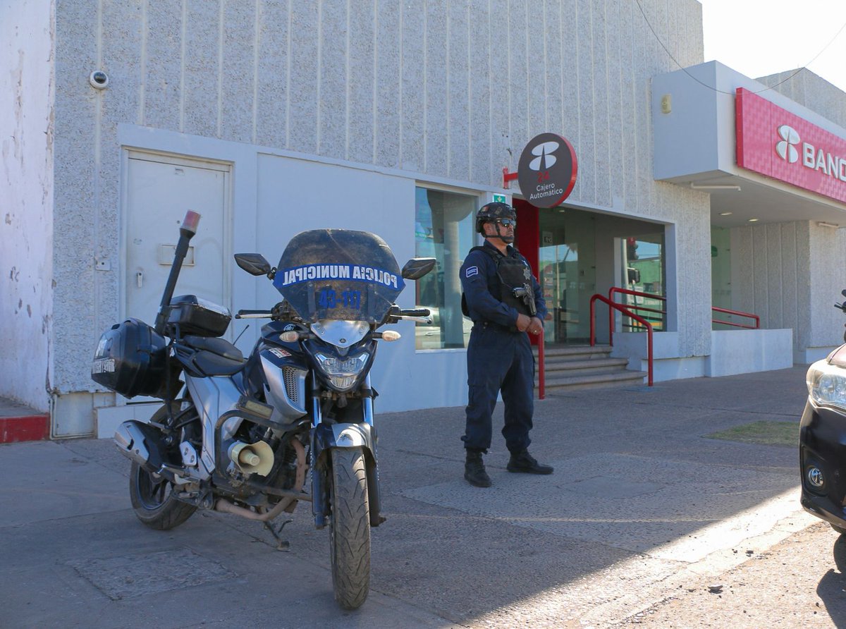 Durante este Buen Fin, personal de Policía Preventiva y Tránsito Municipal intensificaron su patrullaje en la zona comercial, bancaria y de concentración de personas, para garantizar la seguridad de las y los ciudadanos.
#SeguimosAvanzando #SSPM #Cajeme