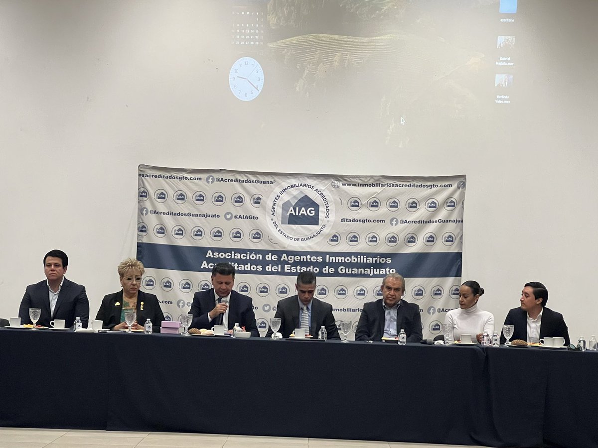 InLexBajio's tweet photo. Agradecemos la invitación a la Asociación de Agentes Inmobiliarios del Estado de Guanajuato a la reunión de networking en el marco del día del agente inmobiliario.

Felicitamos a @gabriel_poncef y a Herlinda Ruíz por ser galardonados con la medalla al mérito Inmobiliario. https://t.co/Tl9cdKqIfy