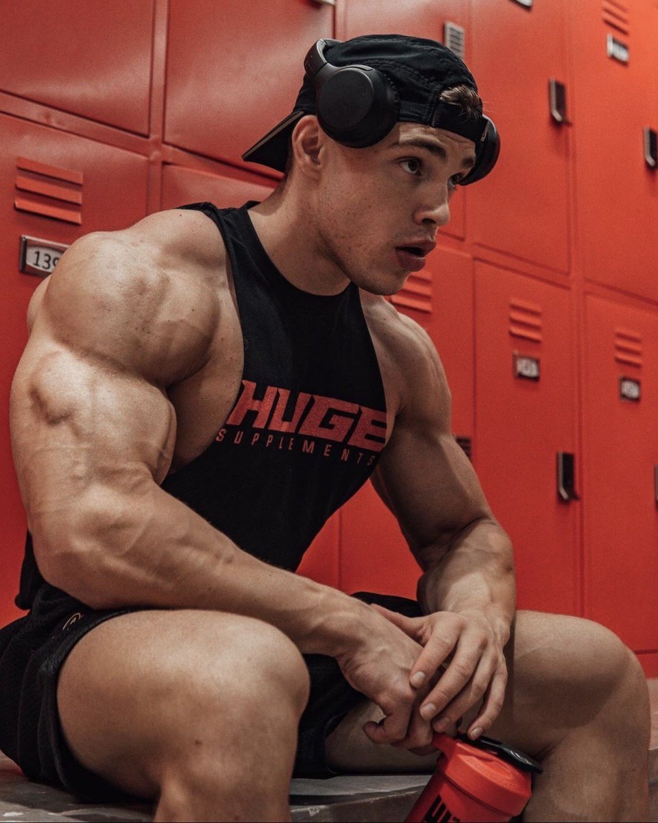 HypTrance's tweet photo. I need to do more jockification files. How would that feel? working out with my voice in your head, focusing you, motivating you, until youre big and muscular and so blank in the locker room, staring blankly as you wait for my voice to clear from your head, if it ever really will https://t.co/ahdrws4KG9