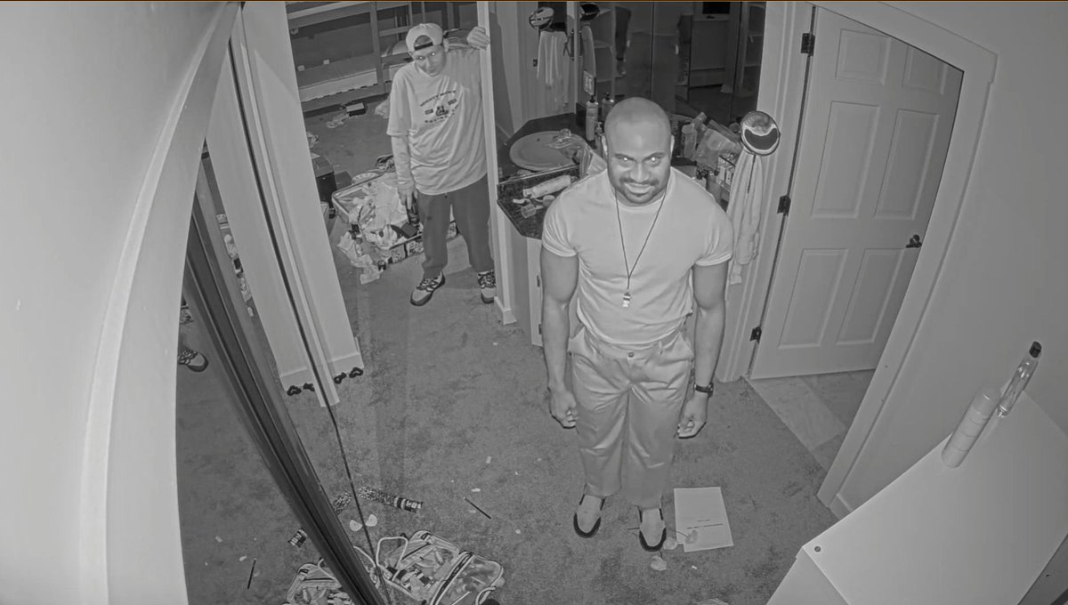 CandlelitAnne's tweet photo. its a rape or be raped world out there
#fishtanklive #BBUK #BB27 #BB26 https://t.co/olVIzj2Ge7