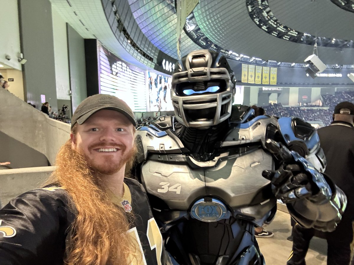 CBrickman's tweet photo. @stimmyaddict Doesn’t talk much, but he’s got a good vibe https://t.co/R9CFEcs2jD