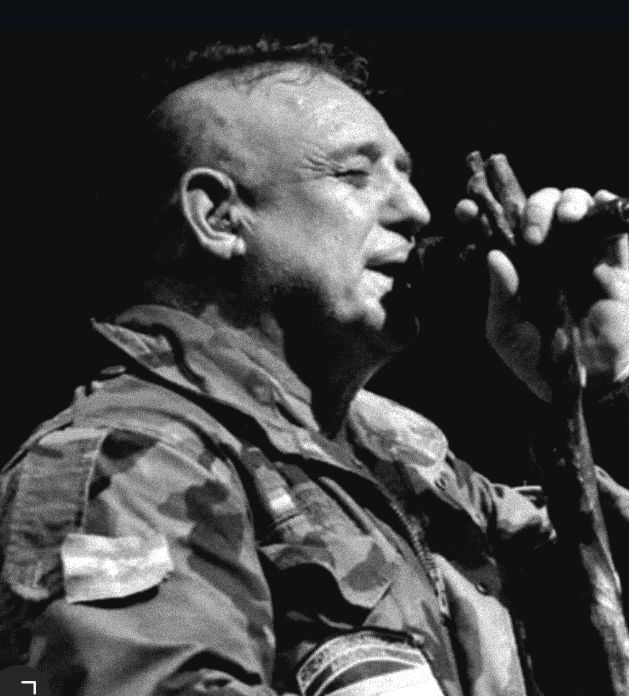 reagrupayataca's tweet image. "La gente siempre escucha
sólo el error.
Vienen por éste suelo,
el fusil seré yo.
Mi tierra siempre fuerte.
El sur, mi región.
Flamea mi bandera.
Tiembla invasor"
#Iorio #Andinia