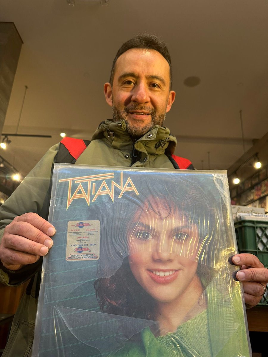 MetalMartell's tweet photo. Chequen lo que uno se viene e encontrar en una tienda de vinilos acá en Vancouver, una joya caray!, este disco se editó hace 40 años, chequen el celofán y el sticker de la tienda donde originalmente se compró, precio de venta: 45 CAD, solo para conocedores, wow! 💥✔️👊🏻😱 #Tatiana https://t.co/ltpbVUIR7M