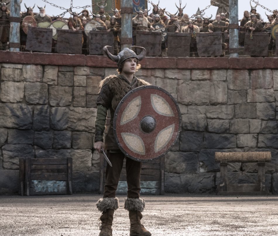 DiscussingFilm's tweet photo. Dean DeBlois says ‘HOW TO TRAIN YOUR DRAGON’ being remade into live-action allows for the stakes to be “dialled-up, having a fully credible, photo-real dragon stomping around trying to kill him”

(Source: https://t.co/JWNpgEuIBn) https://t.co/iGASn2fyBA