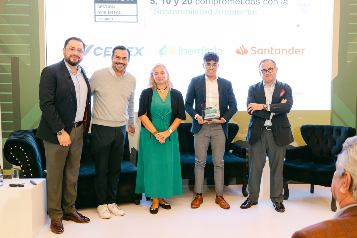 CEMEXMx's tweet photo. En Cemex, nos llena de orgullo compartir que, por séptimo año consecutivo, logramos la renovación de la certificación ISO 14001:2015 para nuestro Sistema de Gestión Ambiental en la Ciudad de México, gracias a nuestros esfuerzos y compromiso con la sostenibilidad en nuestras operaciones de concreto.

Además, alcanzamos un hito importante al certificar nuestra Planta de concreto en Manzanillo, convirtiéndola en la primera de la región Pacífico y la segunda a nivel nacional en obtener esta certificación.
Agradecemos a AENOR y a la Cámara Verde por el reconocimiento de estas certificaciones, que reflejan nuestro compromiso de seguir construyendo un mejor futuro. 🌿
#Cemex