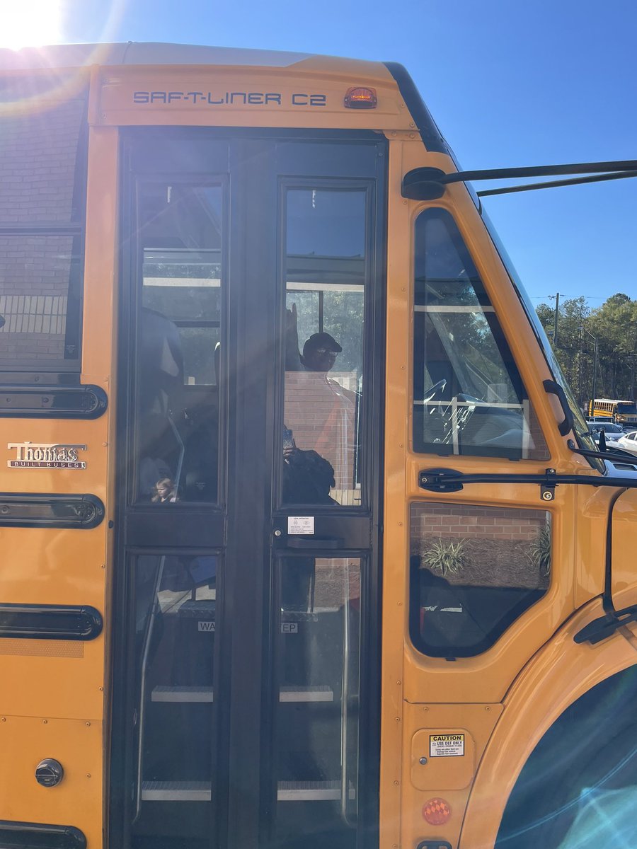 AxsonRoberta's tweet photo. Thank you Ms. Angie for taking excellent care of us! @NccaHosa
@SchoolBusNCSS @NewtonCoSchools @NCCA_Covington #BuildingOurFuture
#thankyourbusdriver https://t.co/ZPKHri5mtl