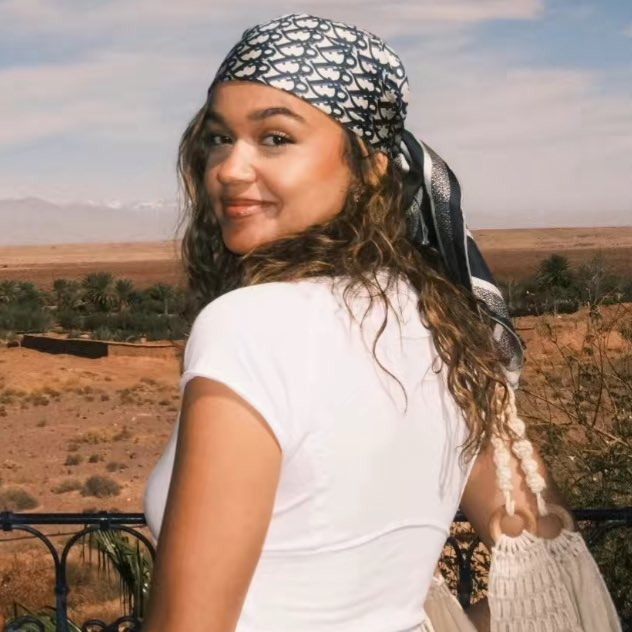 wilInooras's tweet photo. madison wearing the bandana.. the sunglasses around rudy's neck.... it's giving... 2019-2020 rudison im so sad moroccan jiara would have gone platinum https://t.co/82nDeuasoS