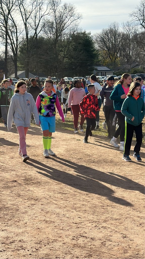 We had such a great time during our Fun Run today!! Thank you to the PTO for organizing and setting up this fantastic fundraiser! Thank you to the families for making it so successful! Thank you staff for all the help!! Thank you students for putting the FUN in Fun Run! 💙🏃‍♀️