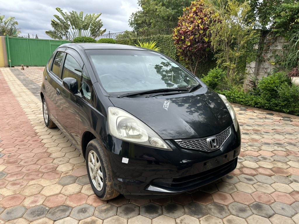 SimzLukundo's tweet image. For Sale!
2009 Honda Fit
L13A Engine perfect runner 
Mileage 75,000+ KM
Non Repaint 
Sweet machine 
K115,000 negotiable.
Location: Lusaka
Call: 0971807025