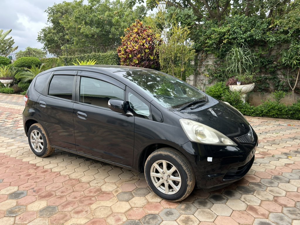 SimzLukundo's tweet image. For Sale!
2009 Honda Fit
L13A Engine perfect runner 
Mileage 75,000+ KM
Non Repaint 
Sweet machine 
K115,000 negotiable.
Location: Lusaka
Call: 0971807025