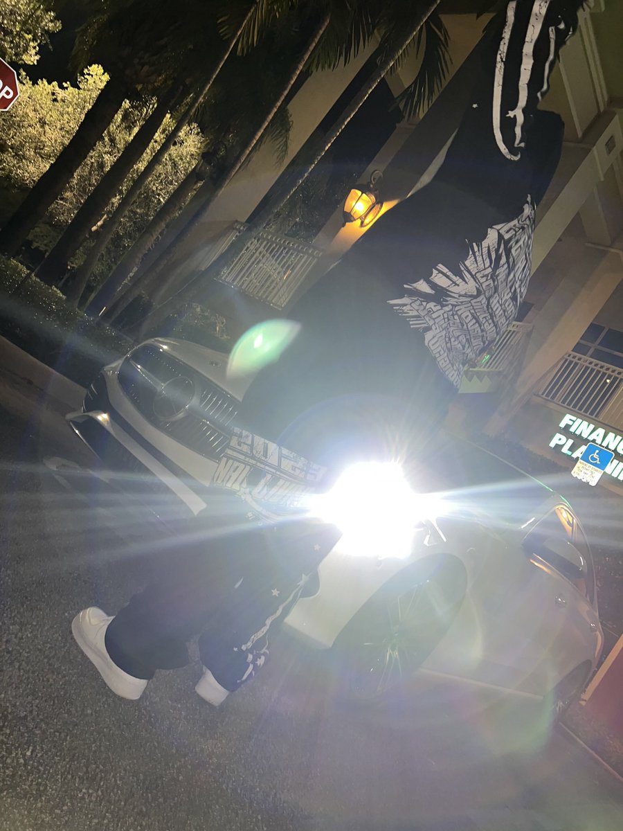 JeffreyThatboii's tweet photo. I get money an get fly ๐ฃ๏ธ๐ง๐พโโ๏ธ #MOB #Exit38 #Freebandzz https://t.co/hyUuJhUG1F