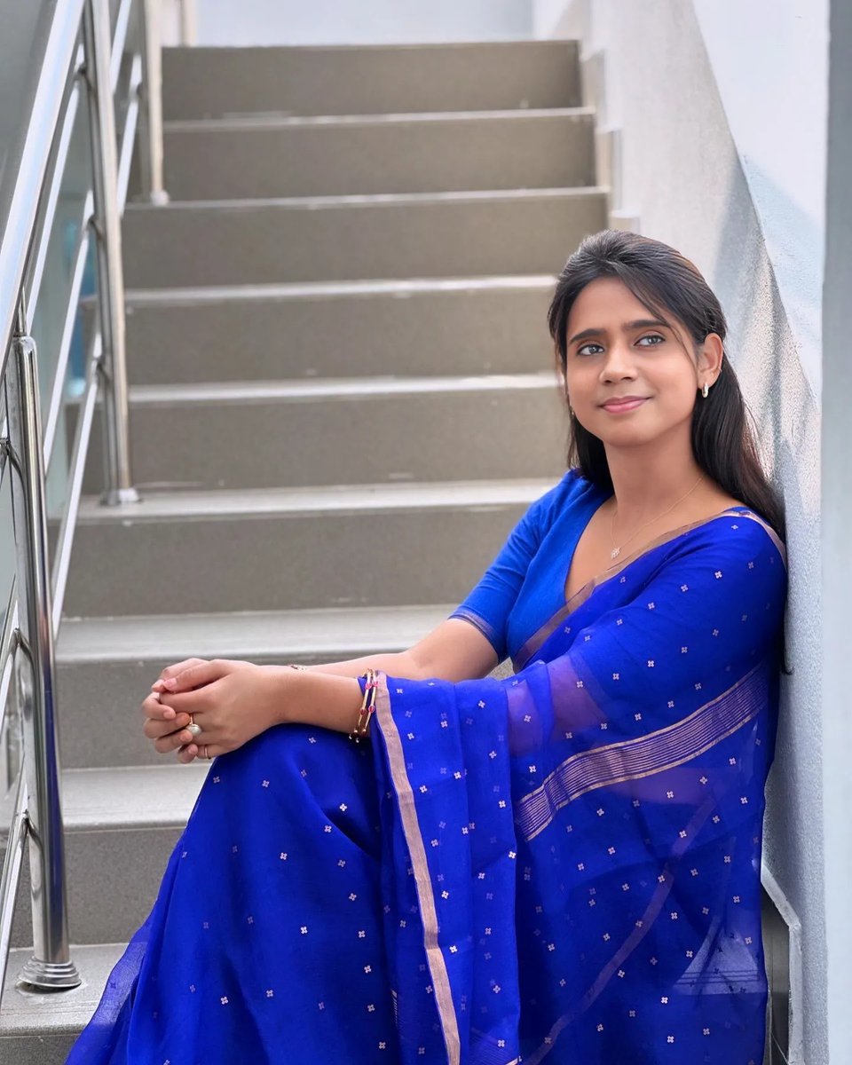 manisha_mithra's tweet photo. Life is better in flip flops. #sareelove #sareedraping #sareefashion #saree #sareestyle #sareecollection #sareeaddict #naturalbeauty #duskyqueen #traditionalgirl #beingtraditional #homely #tamilponnu #thalai https://t.co/fCHtCBtmtO