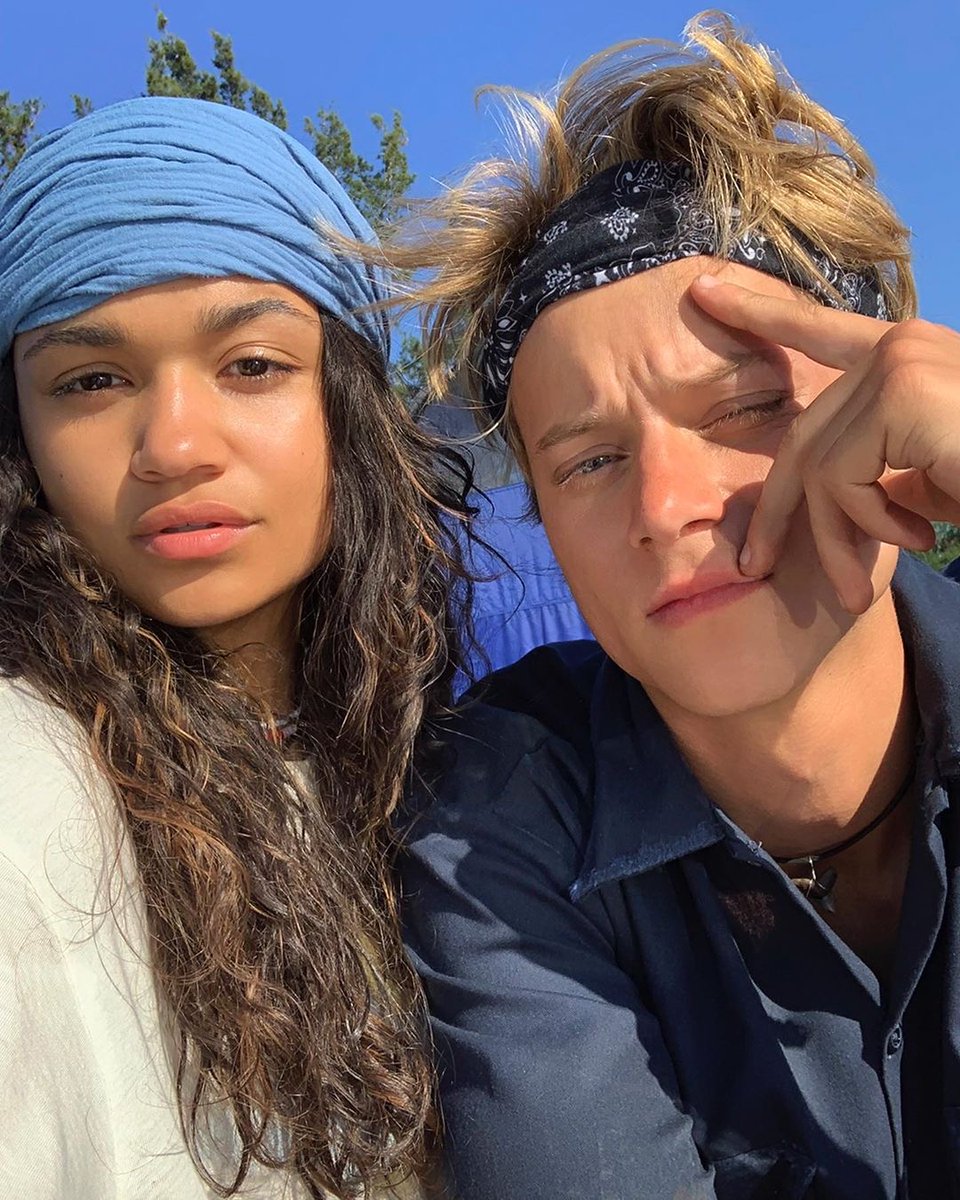 wilInooras's tweet photo. madison wearing the bandana.. the sunglasses around rudy's neck.... it's giving... 2019-2020 rudison im so sad moroccan jiara would have gone platinum https://t.co/82nDeuasoS