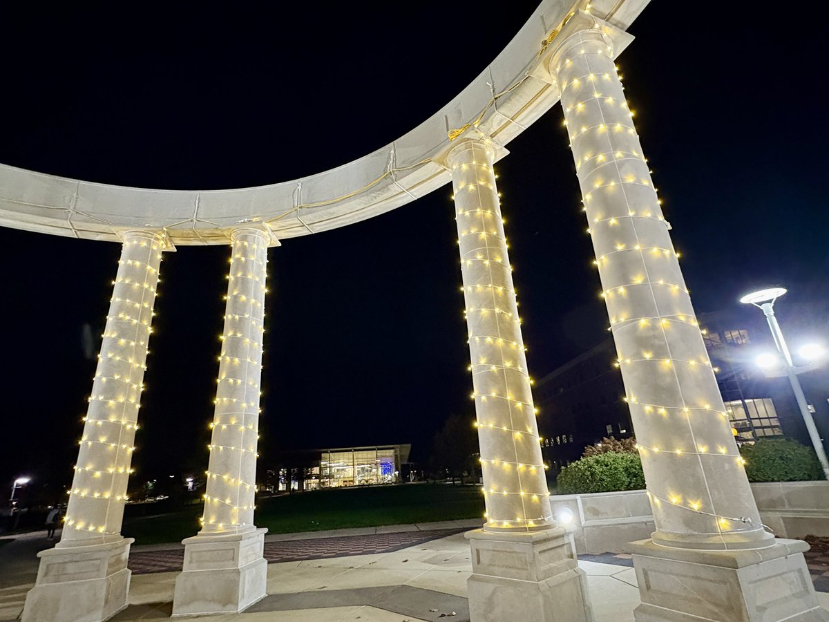 The #uisedu colonnade is officially illuminated, marking the start of the holiday season! Let the festivities begin!