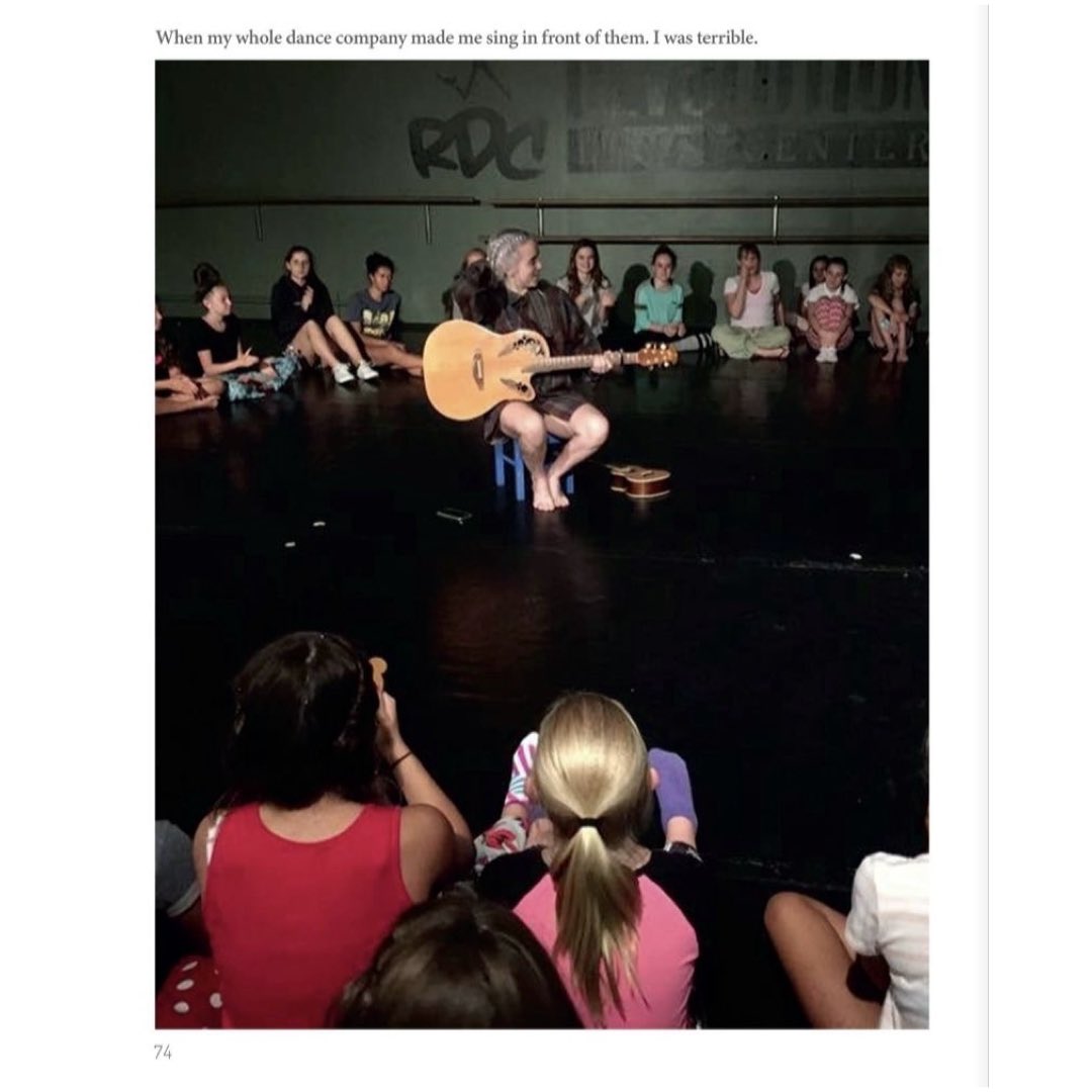 dollybils's tweet photo. “watching [billie] sing in that blue chair was a moment i'll never forget.” it’s tears. https://t.co/m6dwTiCY96