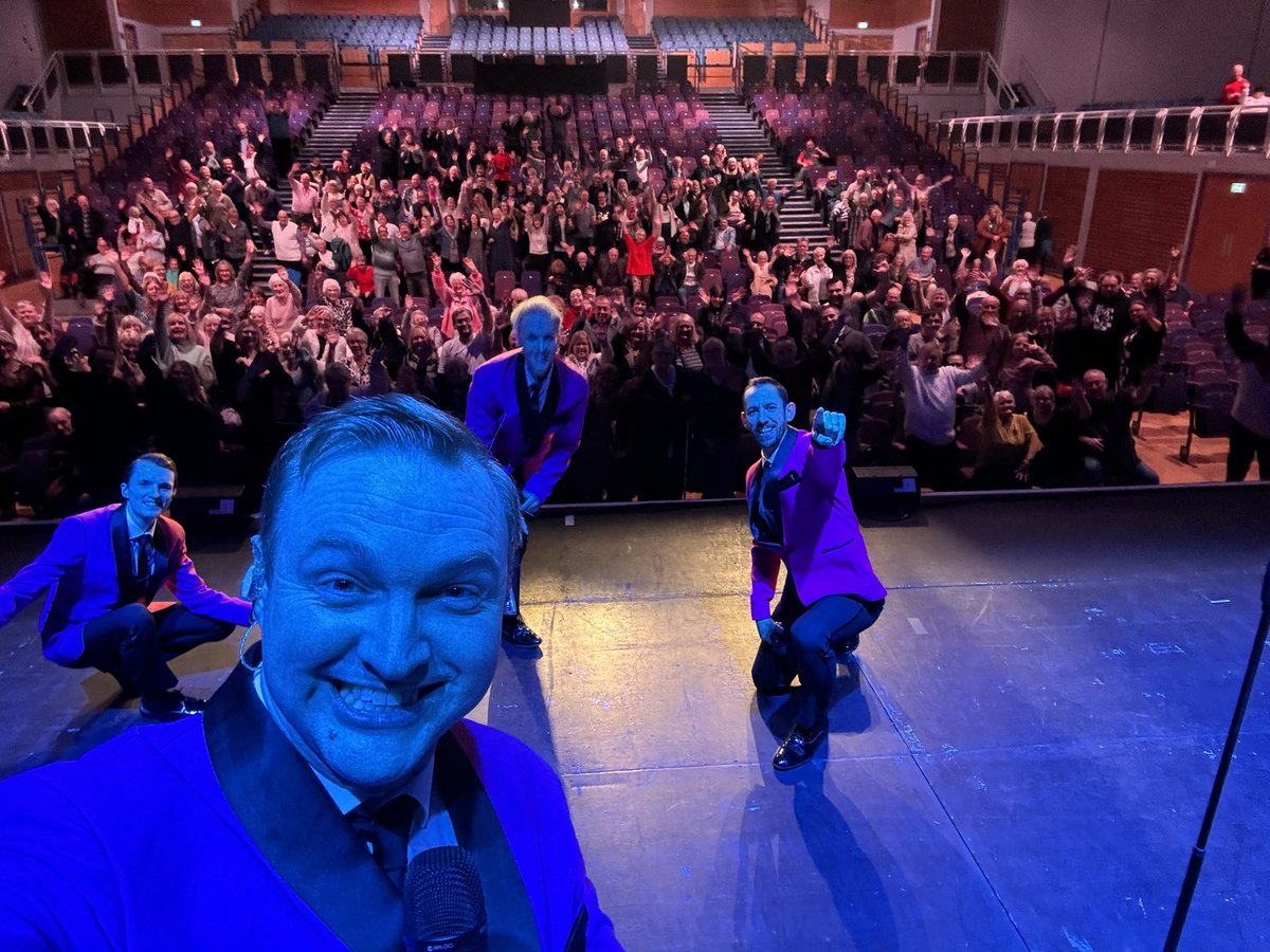 Thank you Grimsby.
📸
A small but mighty crowd in at @grimsbyauditorium tonight.

Check out ohwhatanight.com for our 2025 tour dates.