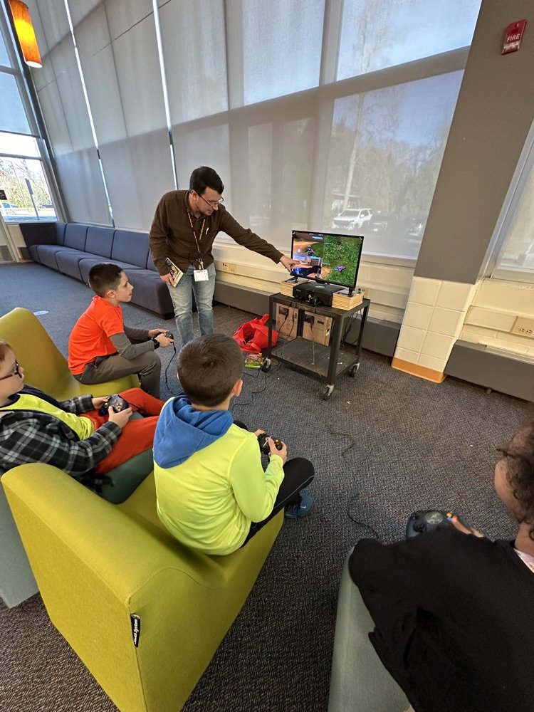 Friday afternoons are for Academies at Judson! Here are a few pictures from the History of Video Games, Mindful Meditation, and Chess Club!