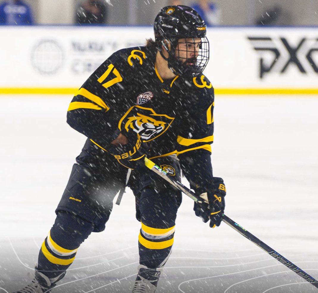 Really digging the new black sweaters. Great mashup of retro vibes and clean modern lines.