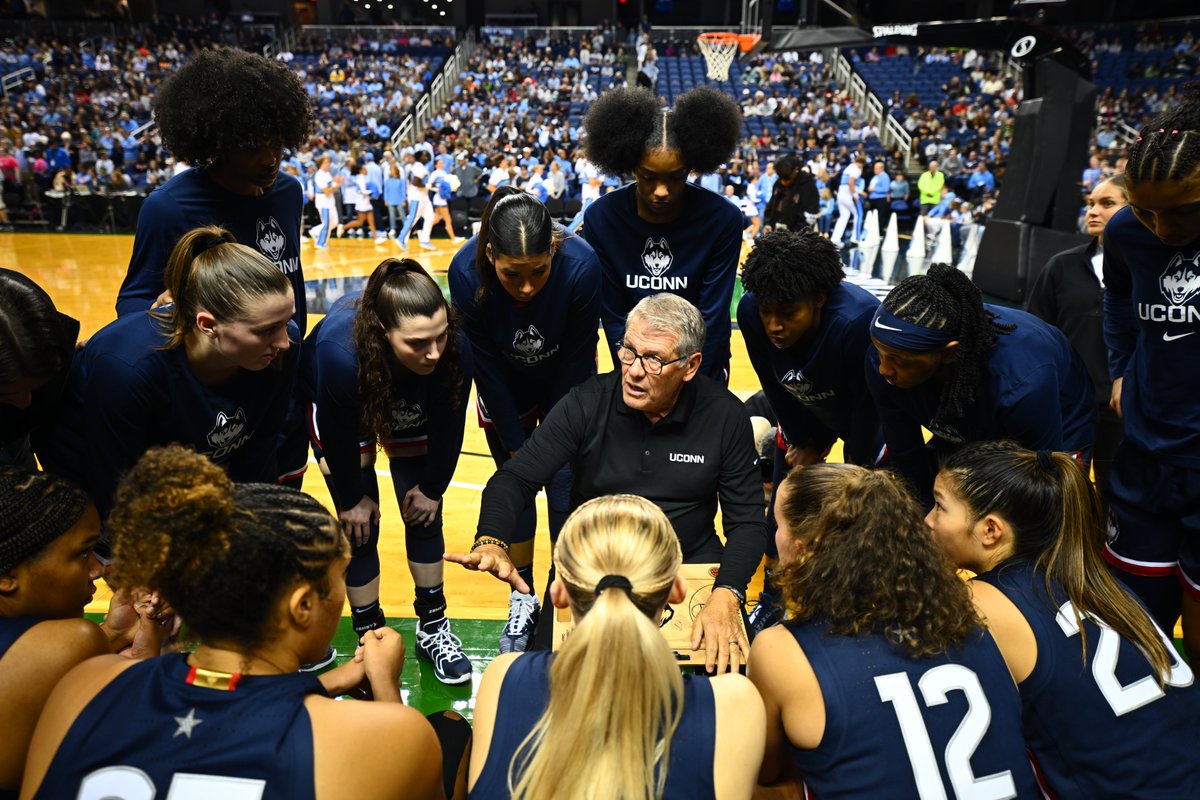 With tonight's W, head coach Geno Auriemma has tied the college basketball win record with 1,216.