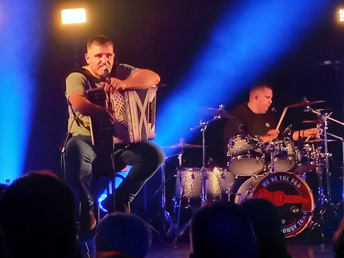 C_MAlexander's tweet image. #Stornoway's finest @peatanddiesel got 'back on the horse' at #Alloa Town Hall tonight (where else?) with the first of two warm-up shows ahead of UK tour. #Pitlochry, the second warm up, can expect at least two new tracks on Saturday night - and a whole load of entertainment!