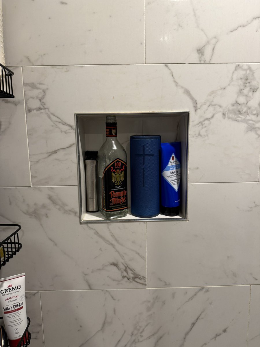 EVillageVillain's tweet photo. That shower beer is cute lil bro https://t.co/ro0kjzi6Ei
