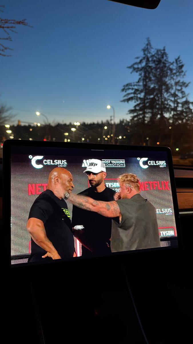 _xo076's tweet image. #MikeJake #JakePaul #miketyson 
Excited for this one… lesssgoo 🔥