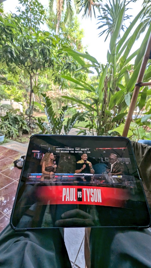 gjbos's tweet image. Here we go 😅 #fightnight #MikeJake