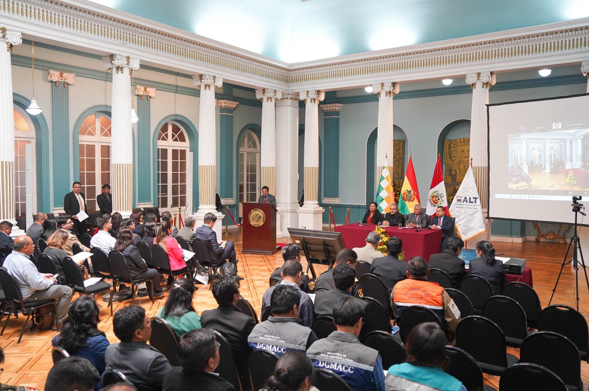 MRE_Bolivia's tweet photo. Nota de Prensa | ALT presenta el Observatorio Binacional Permanente del Sistema Hídrico
🔗 https://t.co/zsNXIDBpBr

#DiplomaciaDeLosPueblos #PorLaVida
#UnidosRumboAlBicentenario https://t.co/nB9GSFxRWF