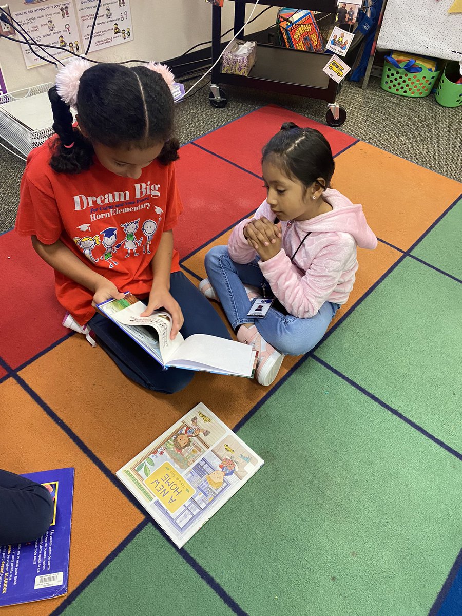 Today our 4th grade students in the National Elementary Honor Society volunteered their time to read to kindergarten students. They all loved it! <a href="/Horn_Dreams_Big/">Horn Elementary</a> <a href="/AliefISD/">Alief ISD</a> #WeAreAlief #NEHS #ReadingPals